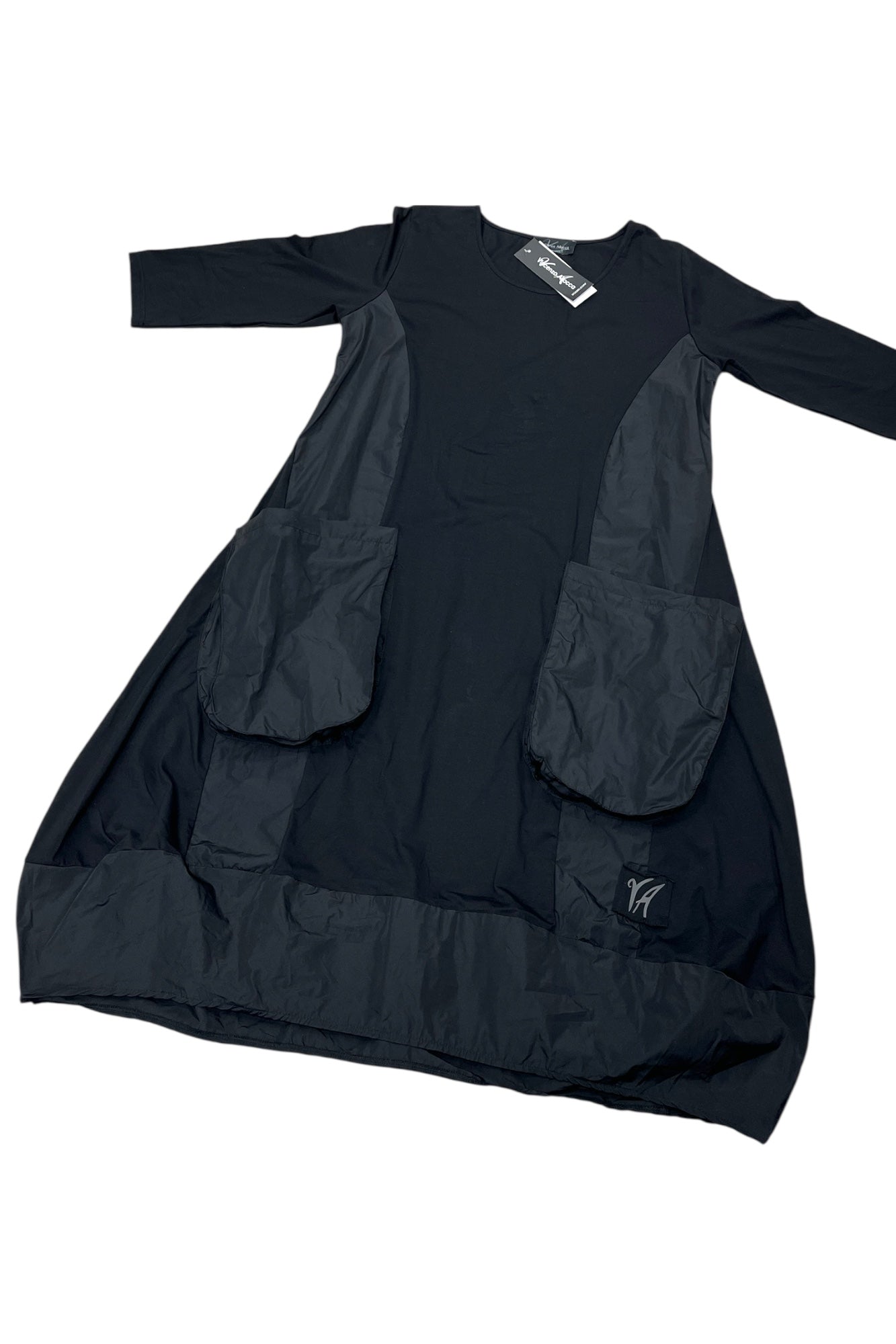 Dress in a fabric mix