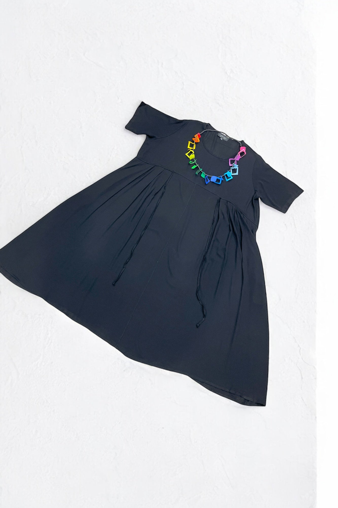 Viskosekleid mit Kette 9325