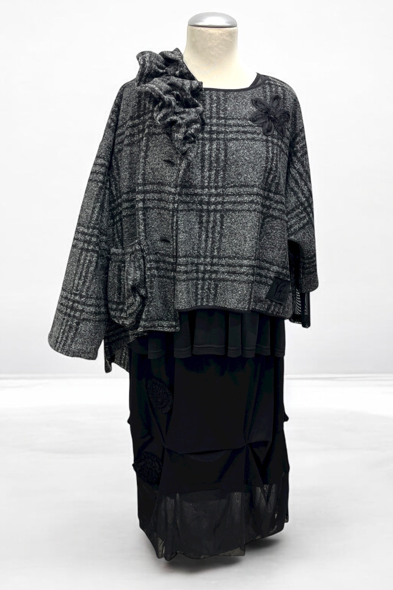 Short-sleeved shirt in wool look