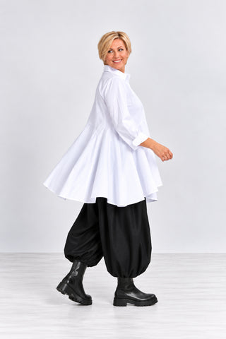 Weiße Longbluse von Vincenzo Allocca Damen von in A-Linie mit Hemdblusenkragen, Knopfleiste und seitlichen Eingrifftaschen