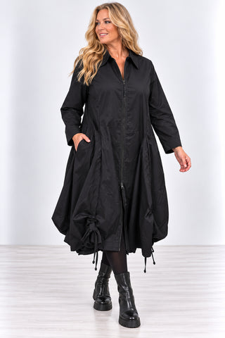 Schwarzes Blusenkleid von Vincenzo Allocca aus Baumwoll-Stretch mit Hemdkragen, Zwei-Wege-Reißverschluss, seitlichen Raffungen und ausgestellter Silhouette
