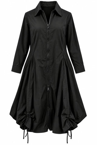 Schwarzes Blusenkleid von Vincenzo Allocca aus Baumwoll-Stretch mit Hemdkragen, Zwei-Wege-Reißverschluss, seitlichen Raffungen und ausgestellter Silhouette