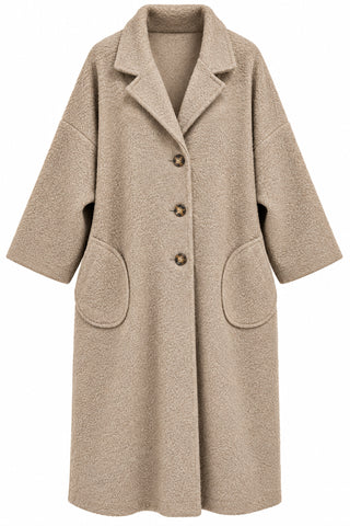 Oversize Bouclé-Mantel in beige aus weichem Viskose-Mix mit Reverskragen, Knöpfen, aufgesetzten Taschen und gecutteten Nähten