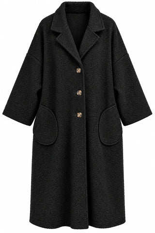 Oversize Bouclé-Mantel in schwarz aus weichem Viskose-Mix mit Reverskragen, Knöpfen, aufgesetzten Taschen und gecutteten Nähten