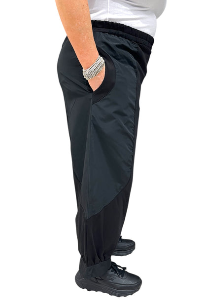 Ballonhose mit Memory-Stoff