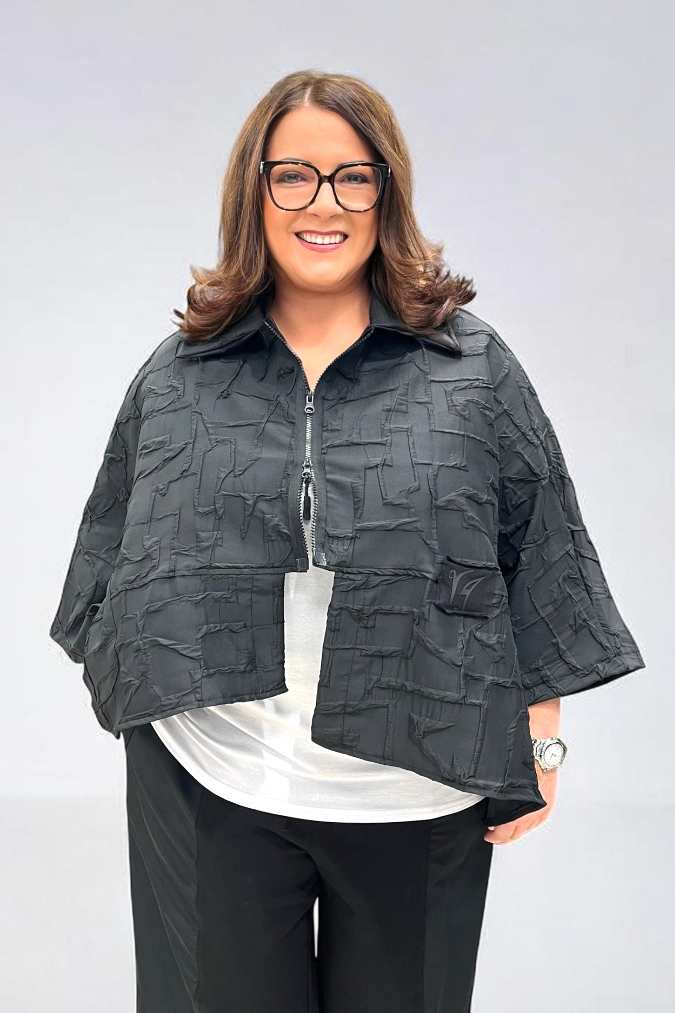 Kurze Jacke im Jaquard-Crash