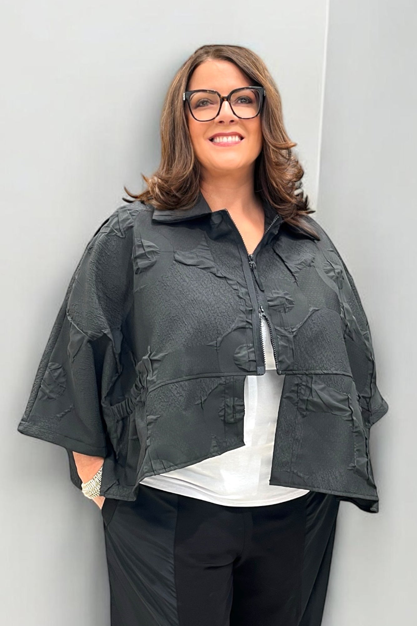 Kurze Jacke im Jaquard-Crash