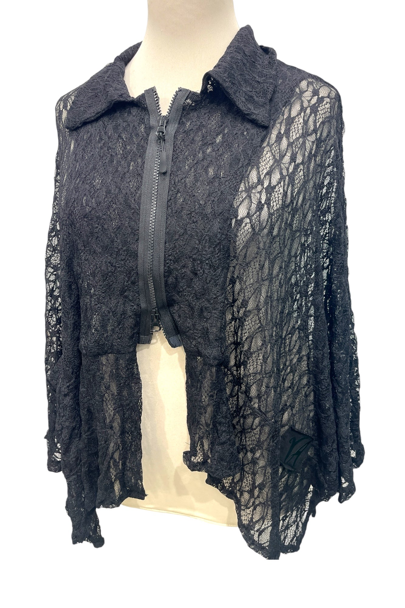 Kurze Jacke in Spitze