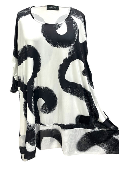 Shirt/Tunika im schwarz/weiß Print