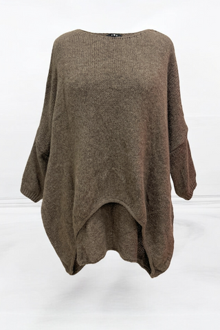 Oversize Pullover in Strick , kastig geschnitten in Braun von Vincenzo Allocca