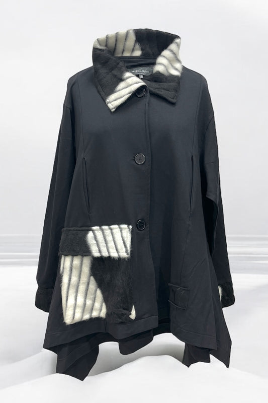 Jacke mit Patches im Wollimitat