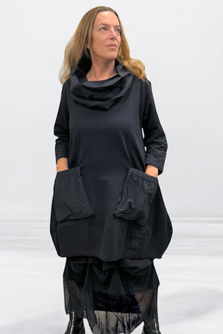 Tunic with techno collar