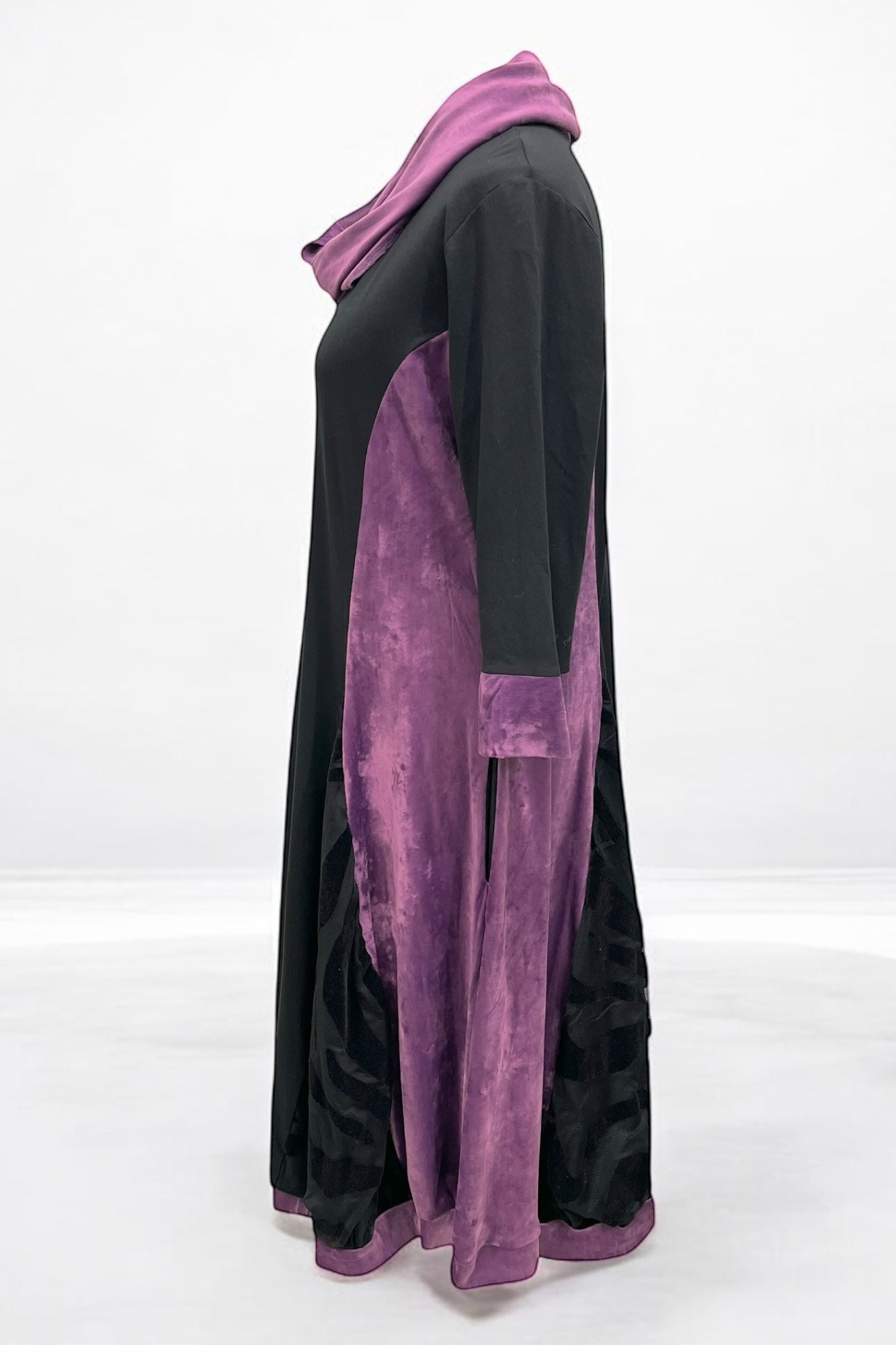 Kleid mit Velours-Einsätzen