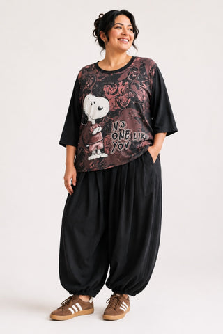 Oversize Shirt von Frenzi in Einheitsgröße. Der Stoff ist sehr weich und durch den Elasthananteil sehr angenehm auf der Haut. 3/4 Ärmel.
Der weite Schnitt schmeichelt der  Figur. Toll zu kombinieren.
