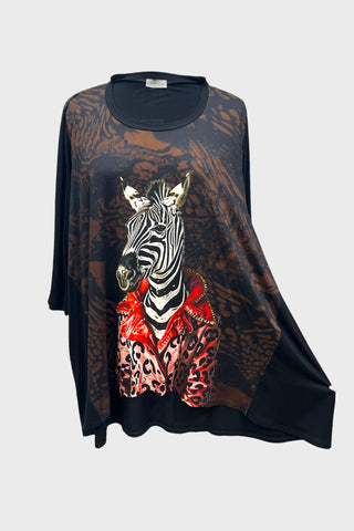 Oversize Shirt von Frenzi in Einheitsgröße. Der Stoff ist sehr weich und durch den Elasthananteil sehr angenehm auf der Haut. 3/4 Ärmel.
Der weite Schnitt schmeichelt der  Figur. Toll zu kombinieren.
