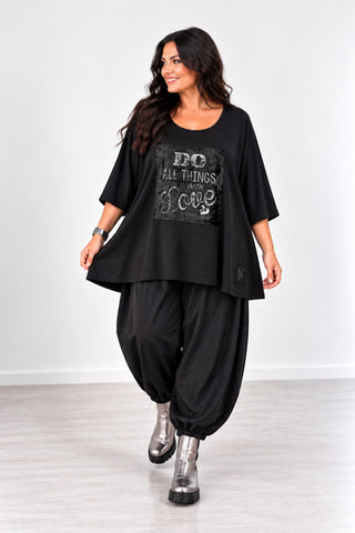 Schwarzes Oversize-Shirt für Damen von Vincenzo Allocca aus Baumwoll-Stretch mit Do All Things With Love Statement-Applikation