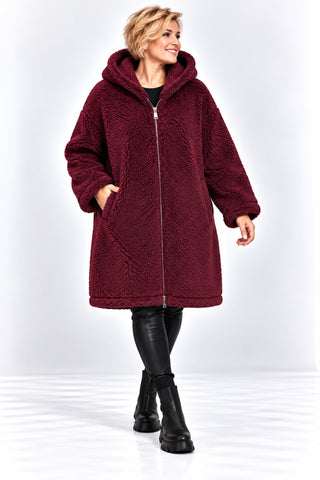 Teddy Jacke von Lacasa in bordeaux mit Kapuze und Reißverschluss in lässiger Oversize-Passform 